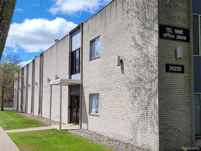 24225 W 9 Mile Road W 220, Southfield
