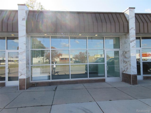 15296 E 8 Mile Road, Detroit