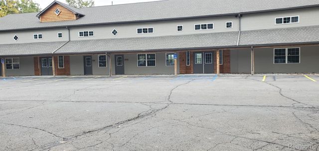 5300 E M 36 202, Pinckney