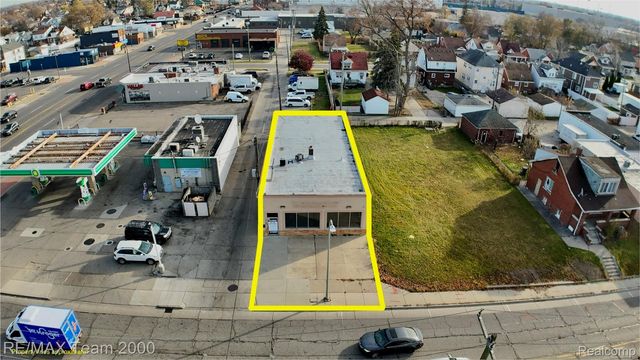 7120 Chase Road, Dearborn