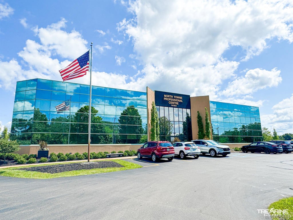 14165 N Fenton Road 204 B, Fenton charter township