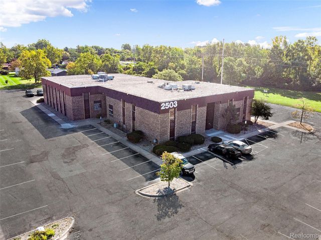 2503 S Linden Road 230, Flint