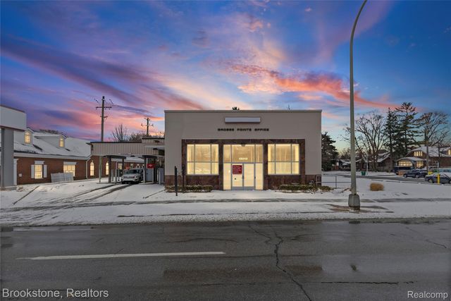 15010 E Jefferson Avenue, Grosse Pointe