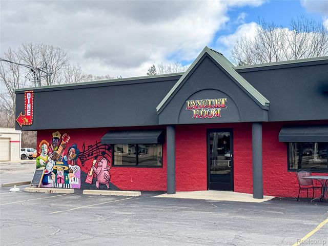 1492 N Leroy Street Suite B, Fenton