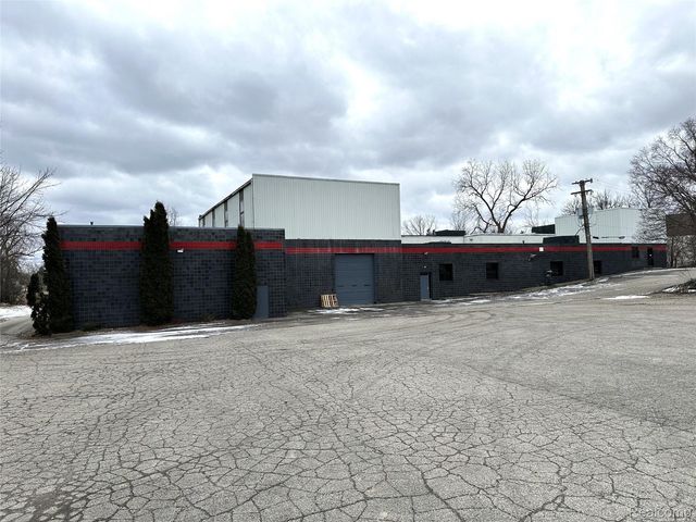 45237-45241 Grand River Avenue, Novi