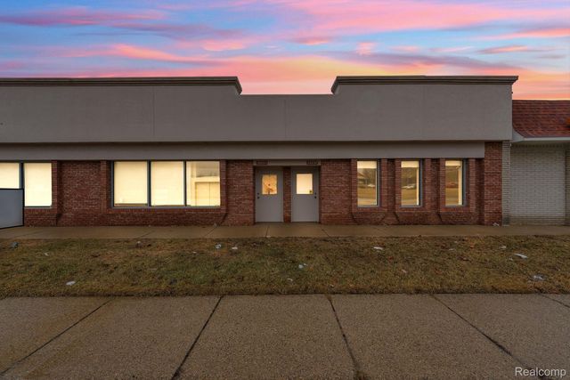 28657 Hoover Road, Warren
