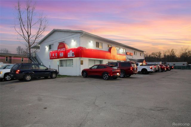 17400 Savage Road, Belleville
