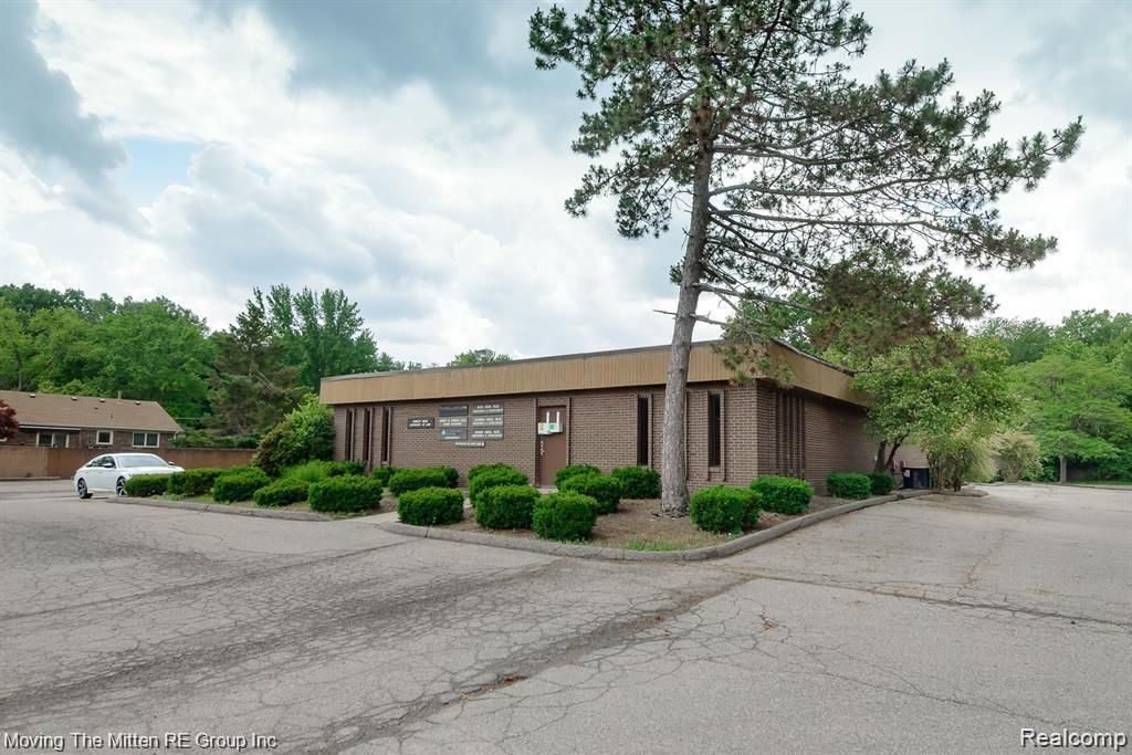 10533 Farmington Road, Livonia city