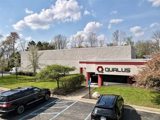 1200 W West Maple Road, Walled Lake