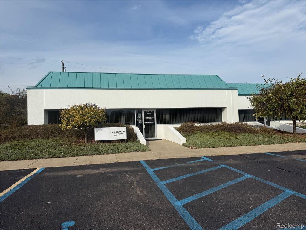 4007 W Court Street Suite # 3, Flint city
