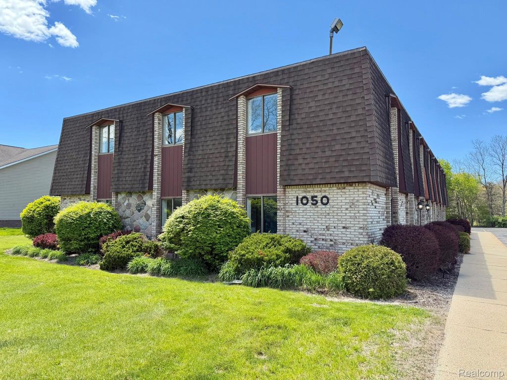 1050 S Milford Road 201a, Highland charter township
