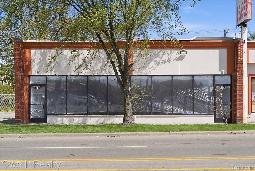 8866 Greenfield Road, Detroit city
