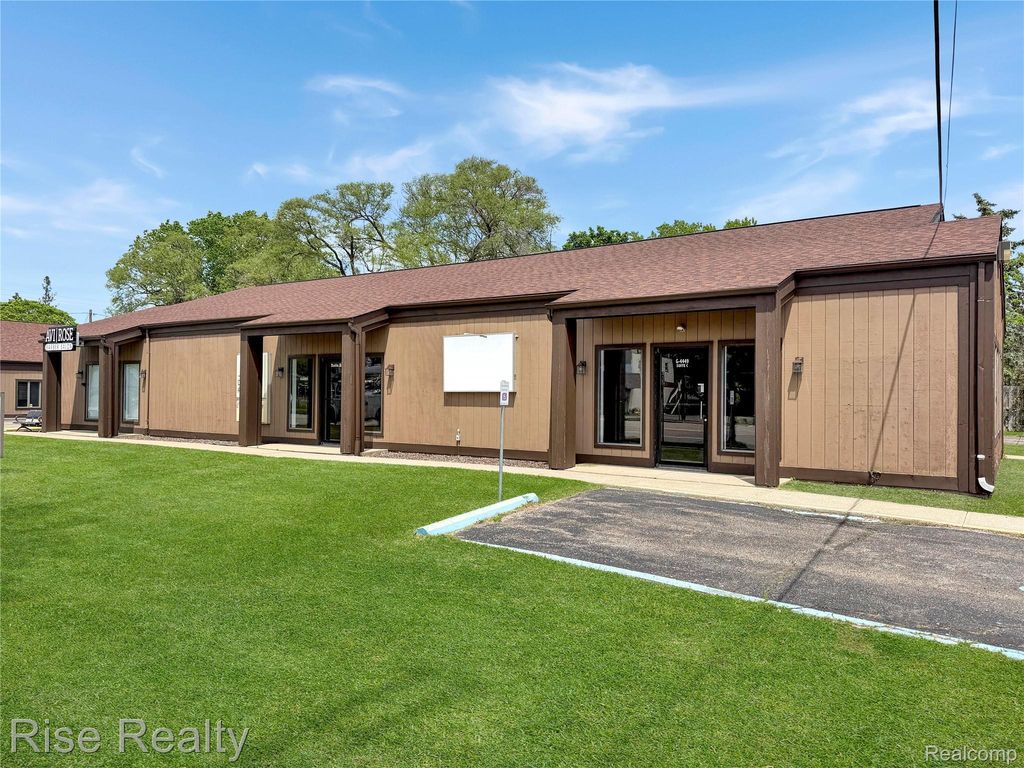 4449 S Saginaw Street, Burton city