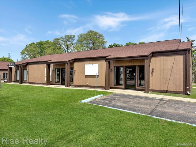 4449 S Saginaw Street, Burton