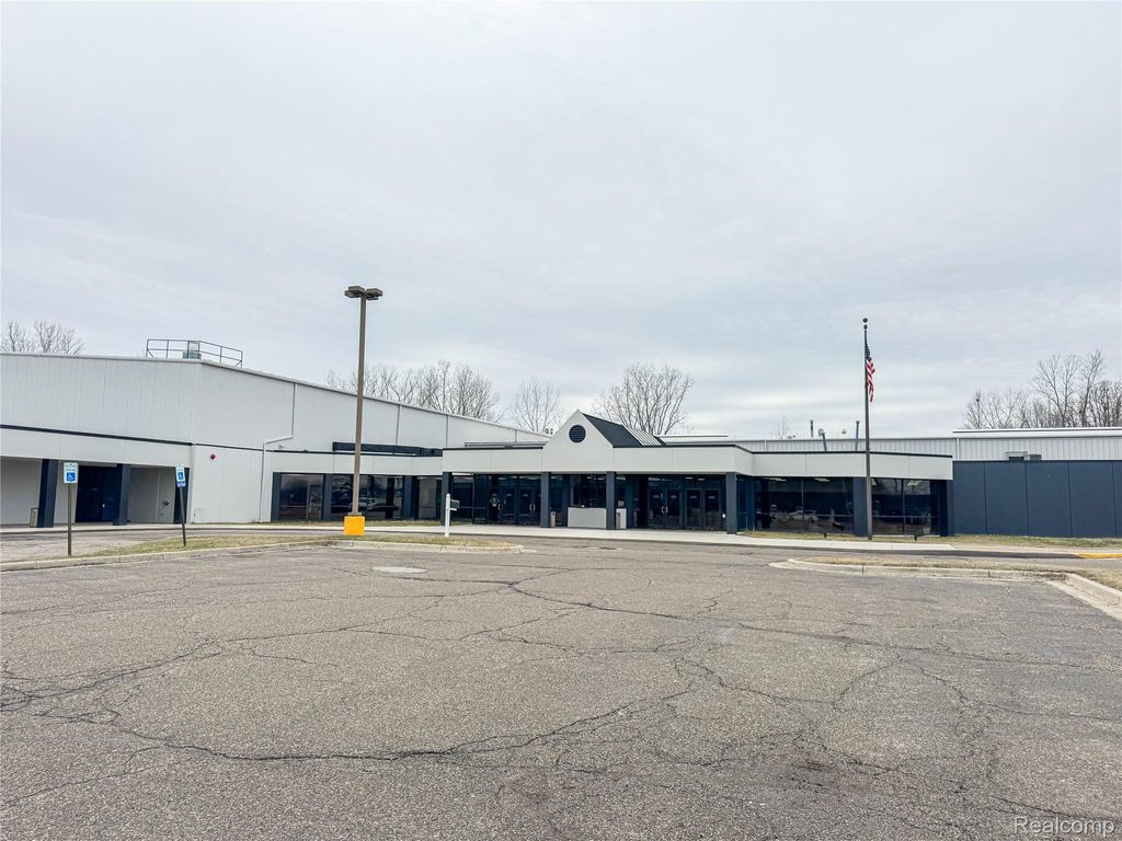 1160 S Elms Road Suite : Green, Clayton charter township