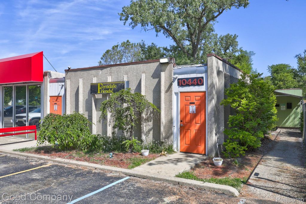 10440 W 9 Mile Road, Oak Park city