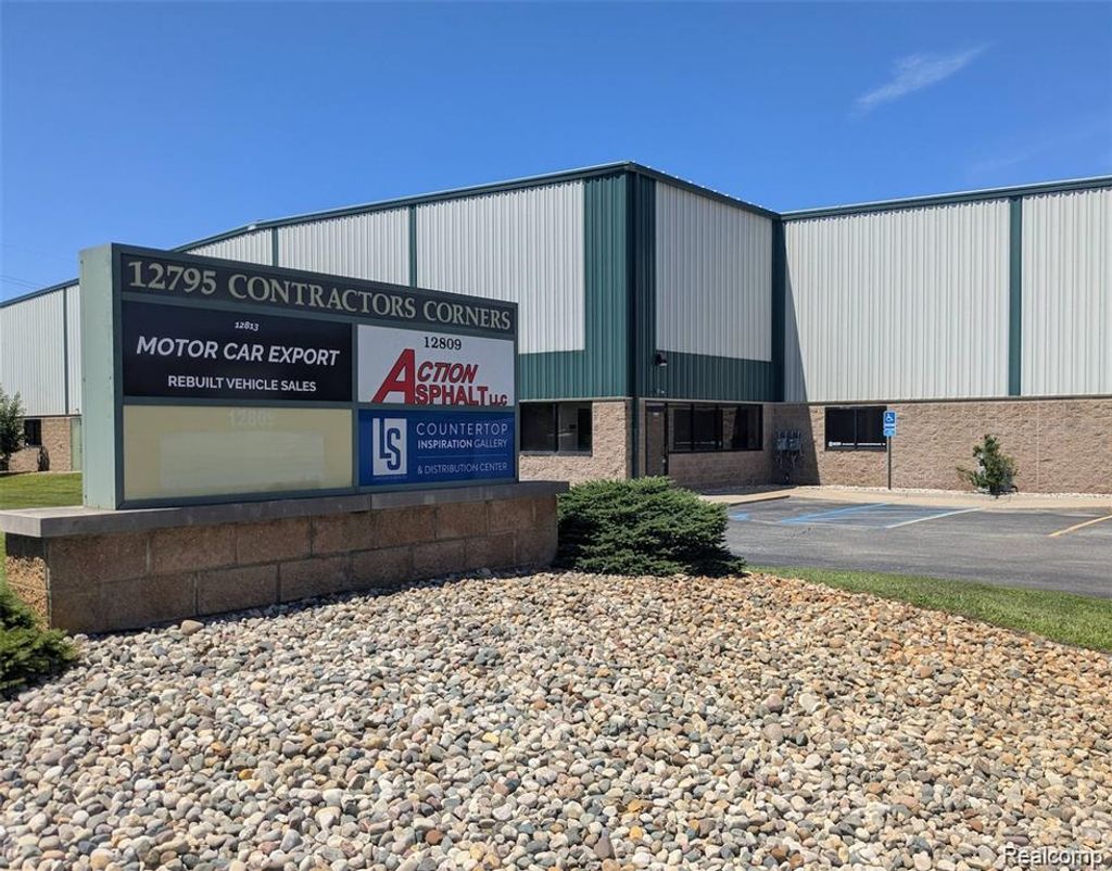 12809 Silver Lake Road, Green Oak township