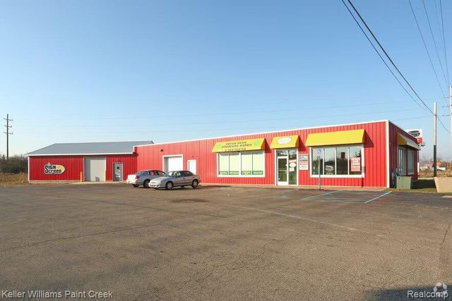 408 S Center Road, Flint