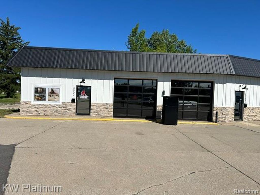 3002 Lapeer Road, Port Huron city