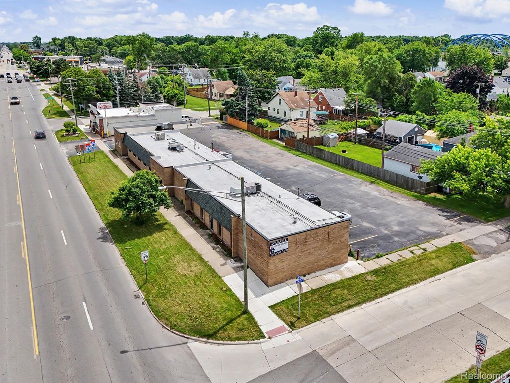 24365 Van Born Road, Taylor city