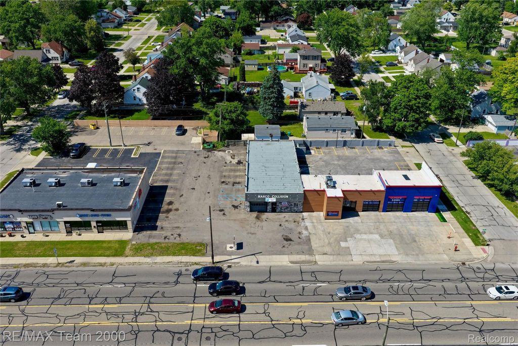 28022 Ford Road, Garden City city