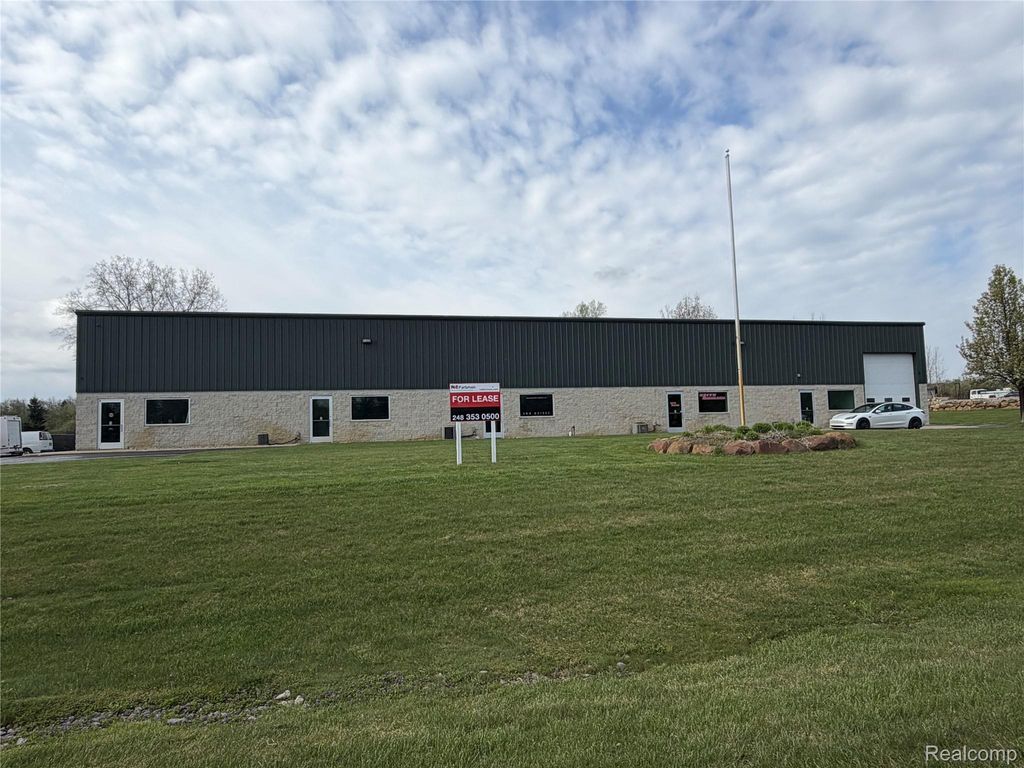 7084 Big Sky Drive, Holly township