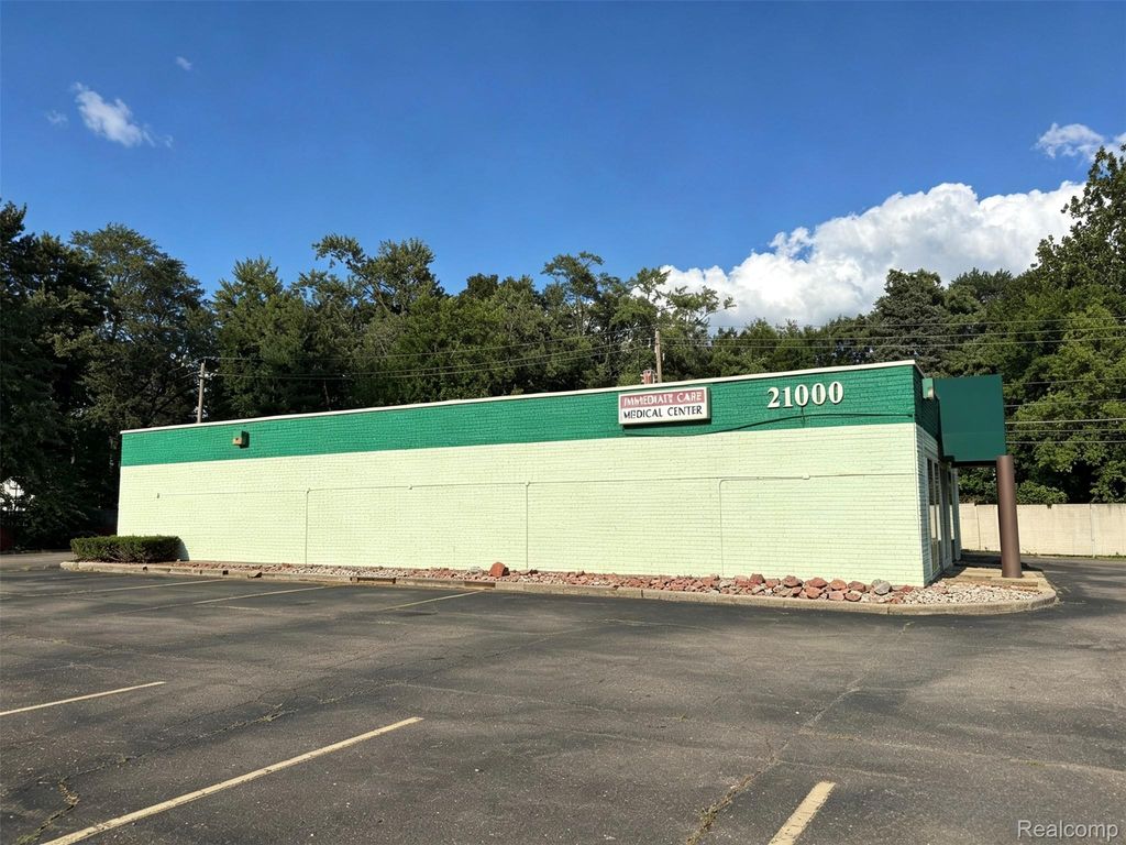 21000 Middlebelt Road, Farmington Hills city