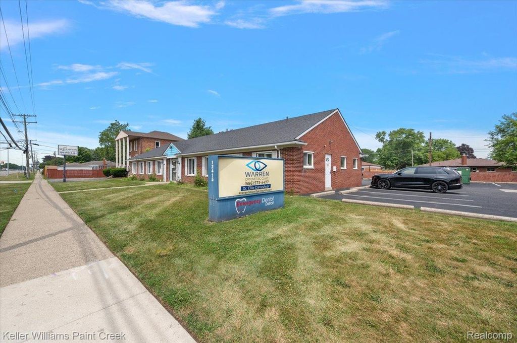12415 E 12 Mile Road, Warren city