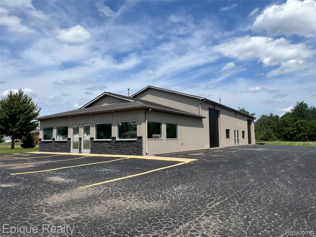 4394 Lapeer Road, Port Huron charter township