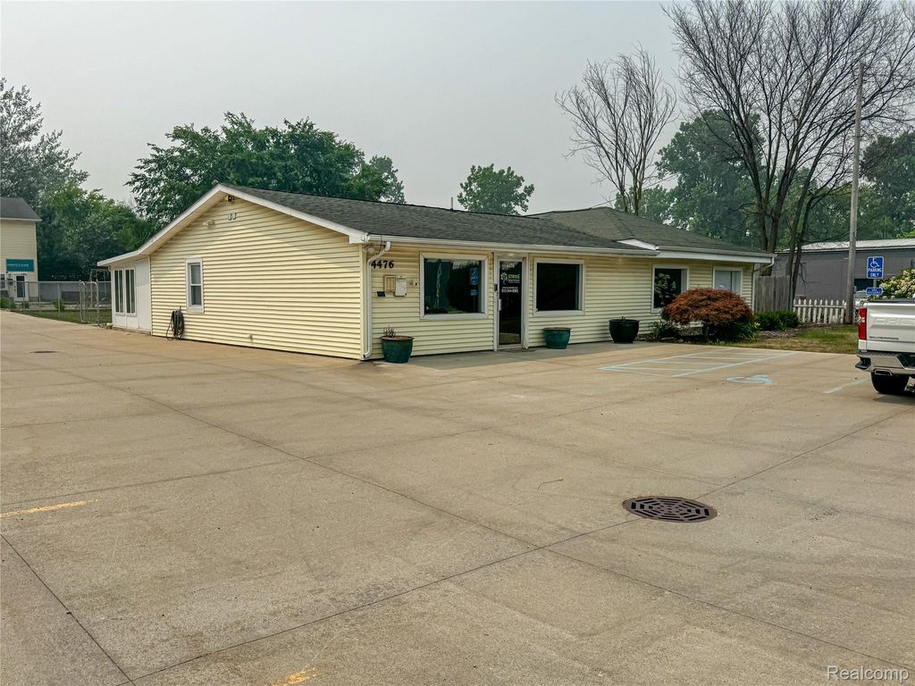 4476 S Dort Highway, Burton city