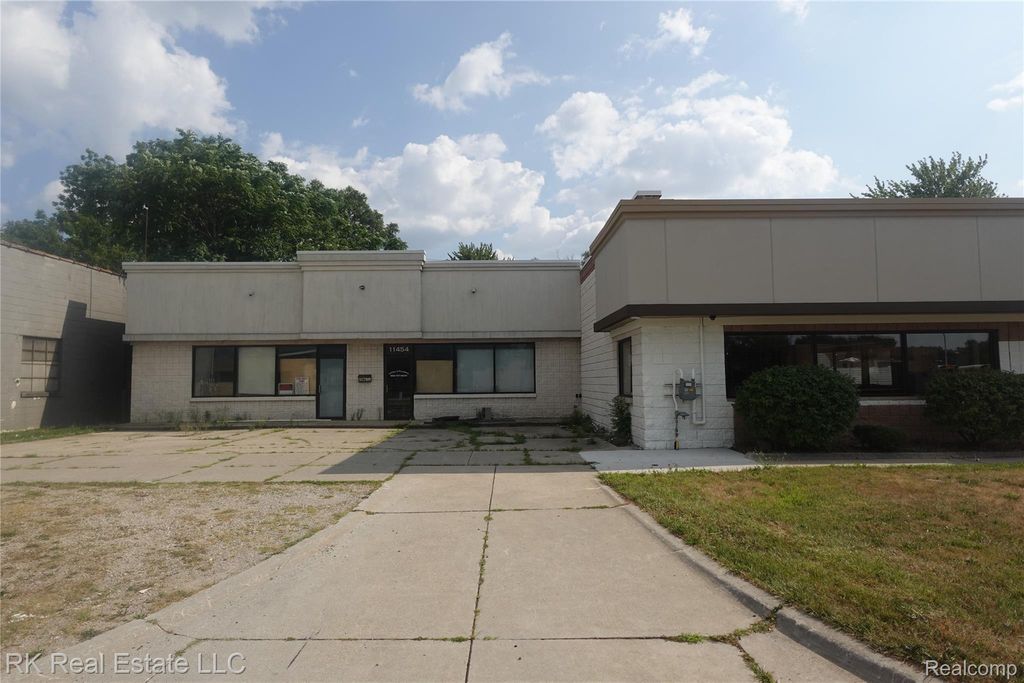9 Mile Road, Warren city