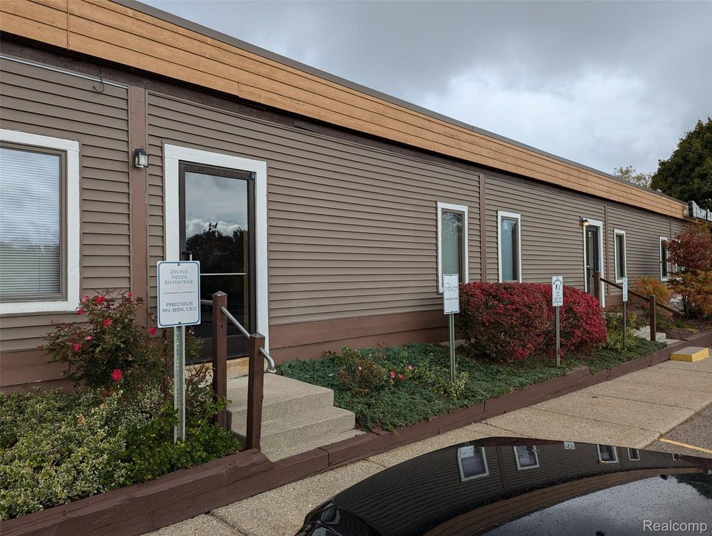 3237 Beecher Road Suite F, Flint charter township