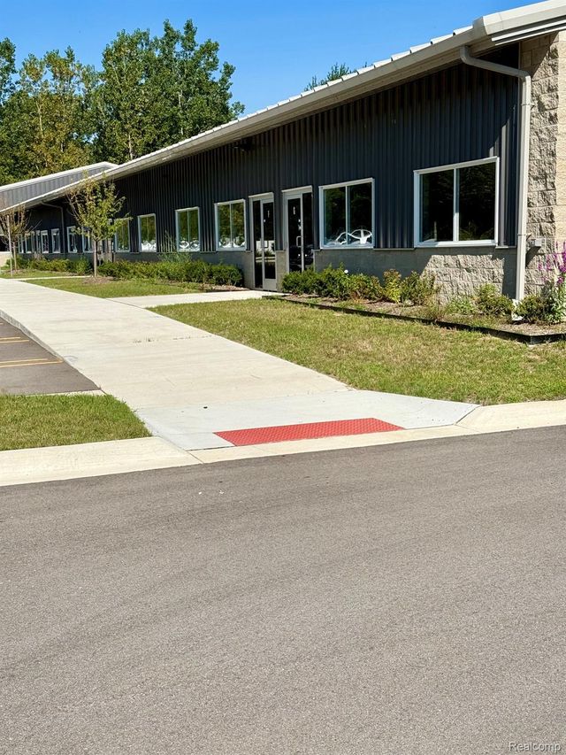 6060 Schooner Drive, Van Buren