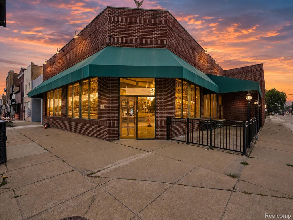 1660 Fort Street, Lincoln Park city