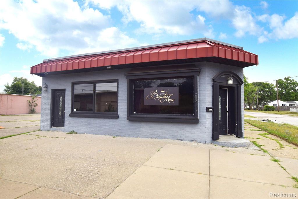 2521 Fenton Road, Flint city