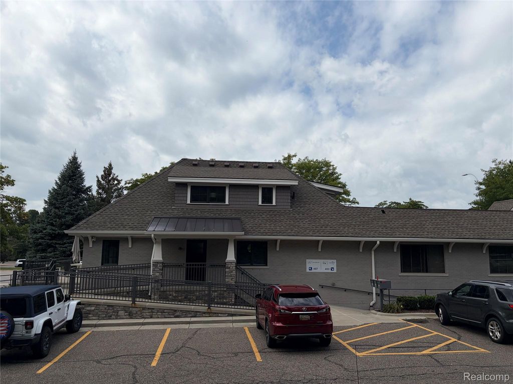 401 E Grand River Avenue 407 Grand River, Brighton city
