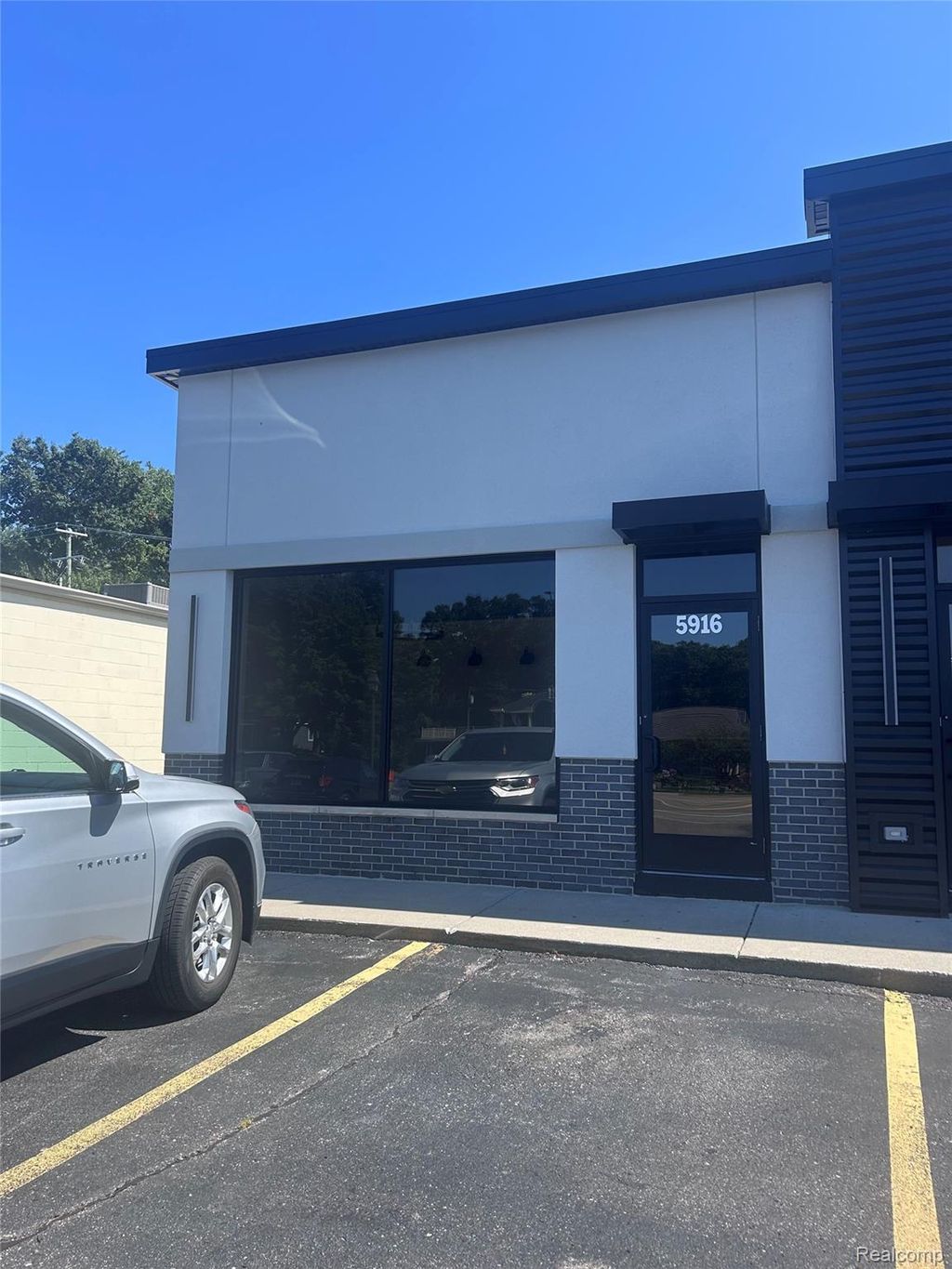 5910 S Main Street, Independence charter township