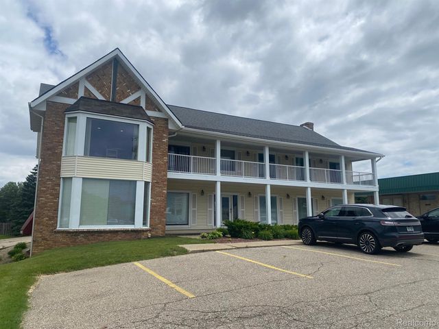 8445 S Saginaw Street 301, Grand Blanc