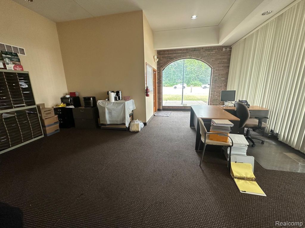 37248 Ford Road, Westland city