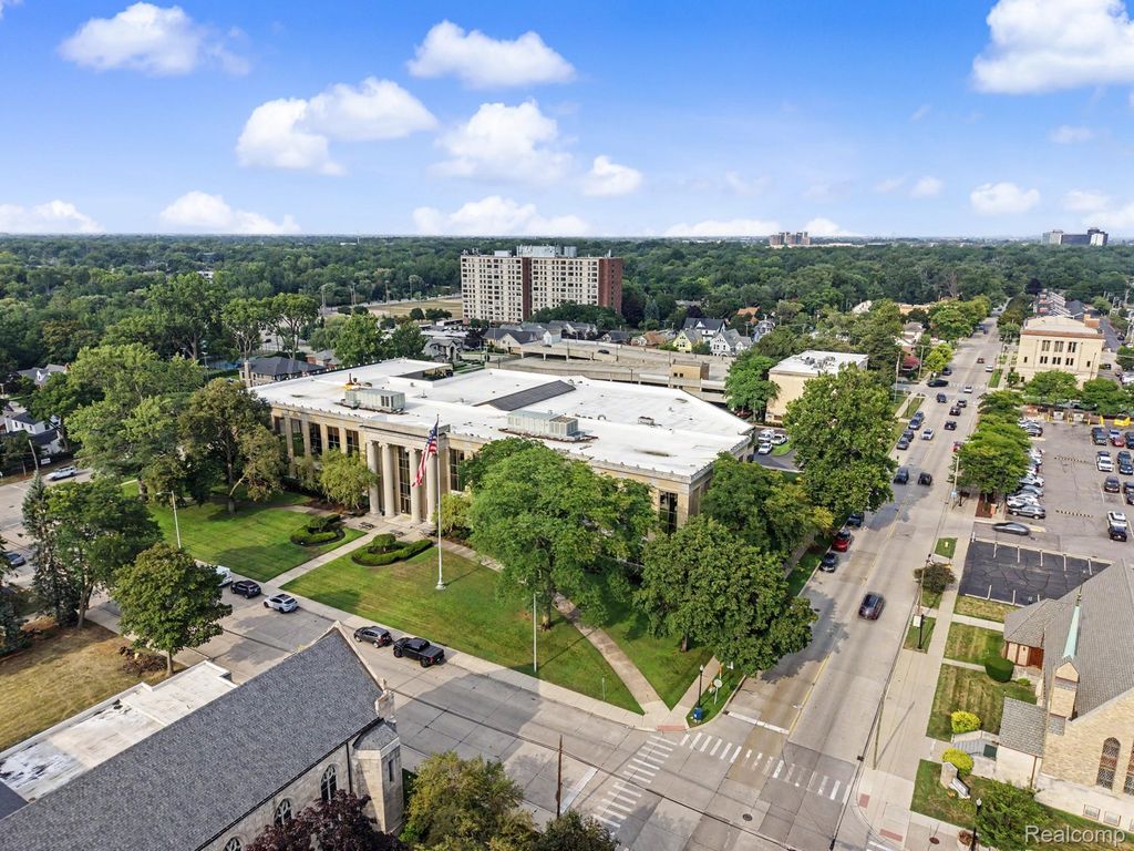 835 Mason Street C220, Dearborn city