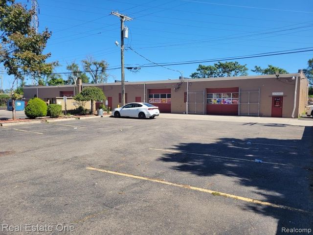 6951 Chase Road, Dearborn