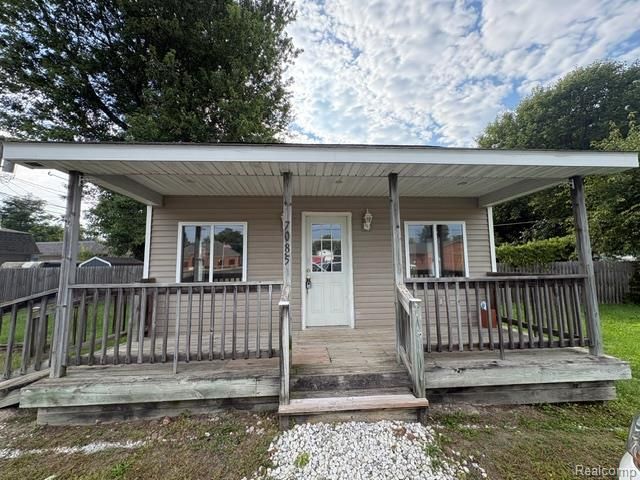 7085 Lakeshore Road, Burtchville