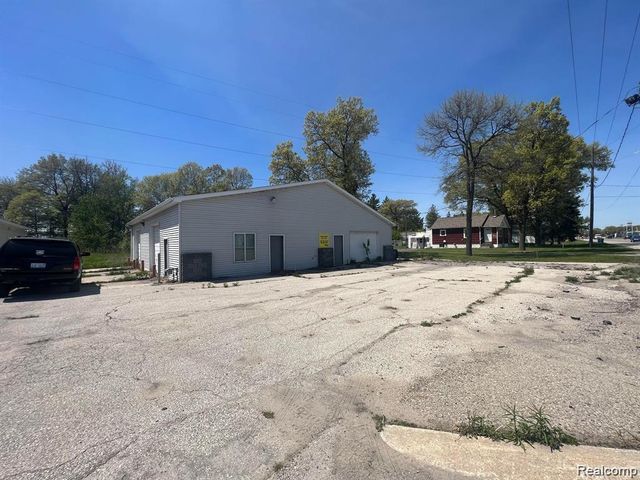 2632 S Huron Road, Kawkawlin