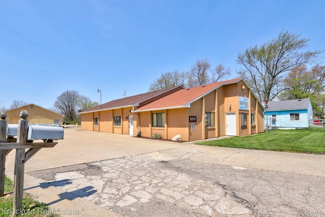 3212 S Dye Road, Flint