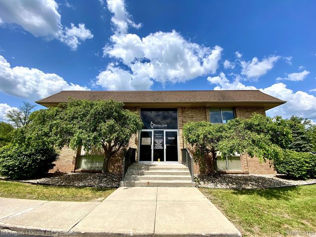 2290 E Hill Road 104, Grand Blanc