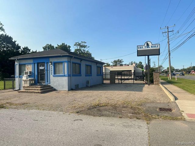 24056 Pilgrim, Redford