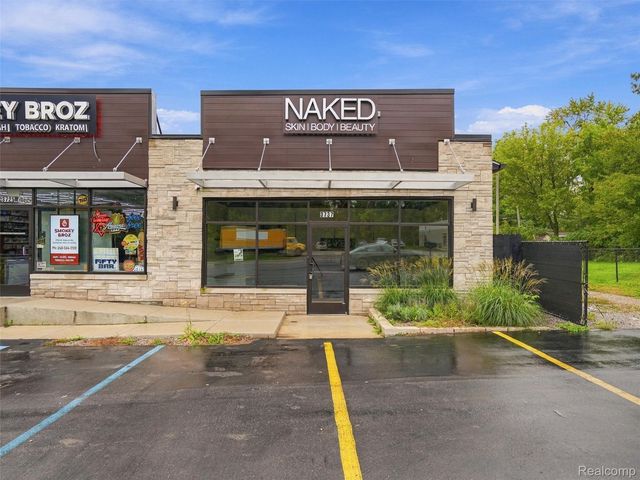 3737 W Auburn Road, Rochester Hills