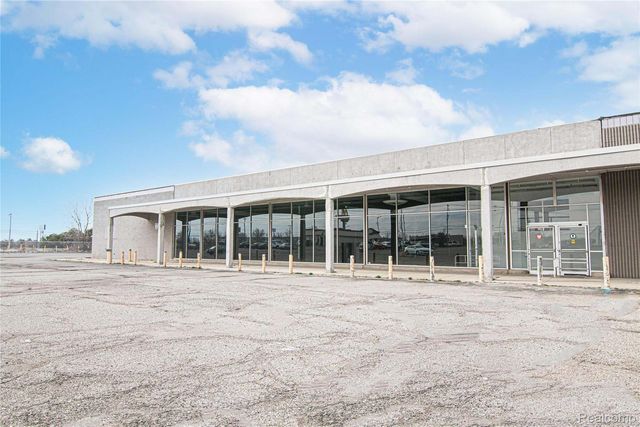 4120 W Pierson Rd, Flint