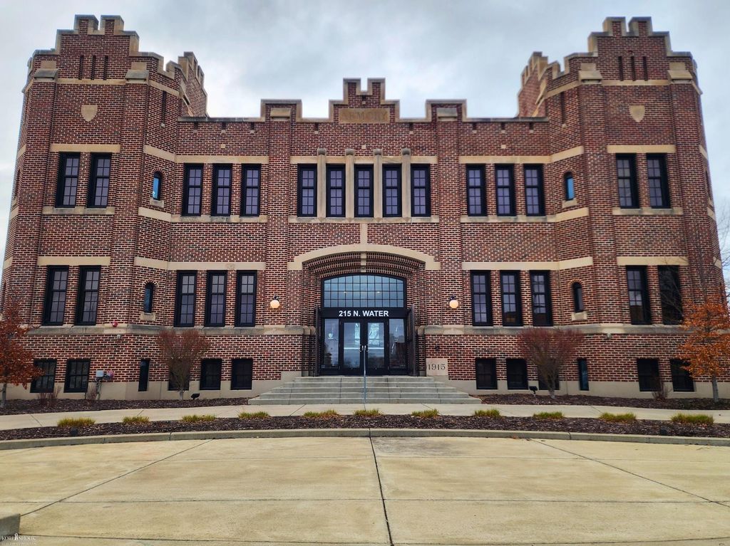 215 N Water St, Owosso city