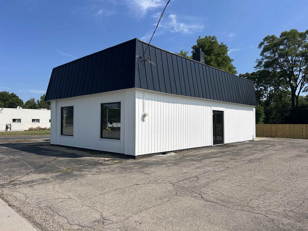 5143 S Saginaw St, Grand Blanc charter township